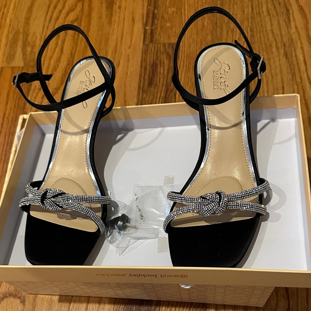 NWT Badgley Mischka Black Satin and Rhinestone Maci Sandals size 8.5.